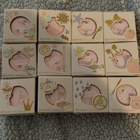 ColorPop Disney Princess Eyeshadow 12 pieces New - Picture 4 of 4